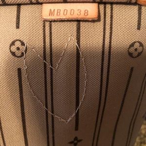 Louis Vuitton Neverfull Tote